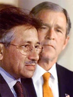  Пэрвэз Мушараф разам з сваім галоўным хаўрусьнікам Джорджам Бушам.