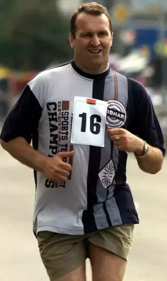 Юрый Данькоў на падбежках у Аляксандра Лукашэнкі, 2001 год.