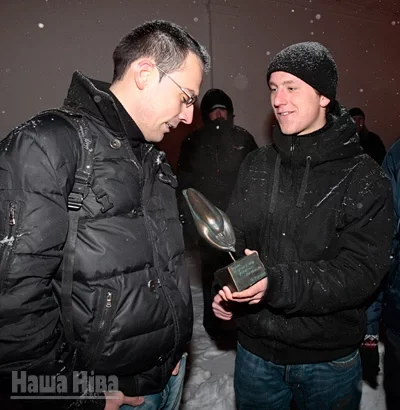 Прэмію Пашкевічу ўручылі 14-га лютага падчас вулічнай акцыі на пляцы Волі.