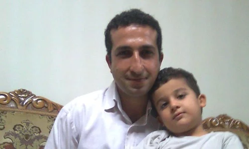34-гадовы іранскі пастар Юсэф Надархані быў асуджаны на смерць у 2010 годзе. Калі ён не адрачэцца хрысціянскай веры, яго чакае павешанне. На фота: пастар з сынам.