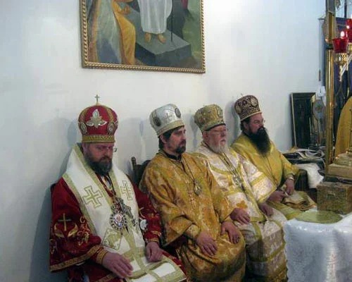 Архиепископ Святослав — второй слева.
