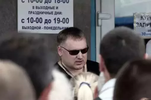 Анатолий Шумченко 27 июня 2013 года во время забастовки предпринимателей.
