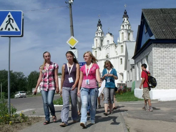  Па дарозе ў Івянец