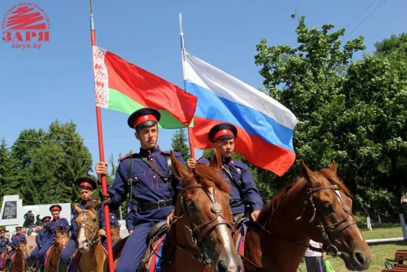 Участники конного похода Москва—Берлин