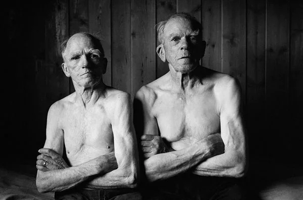  Харальд (75 гадоў) і Маціяс (80) гадоў былі апошнімі жыхарамі хаты, атрыманай ад бацькоў: чацвёра іх старэйшых братоў памерлі.