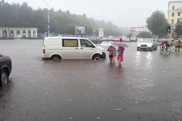 В районе парка Челюскинцев, фото из Фейсбука Валерия Калиновского.