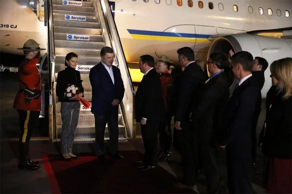 Piatro Parašenka prybyŭ u Kanadu, tut jon taksama sustreniecca z pradstaŭnikami šmatlikaj ukrainskaj dyjaspary, fota z Twitter prezidenta Ukrainy.