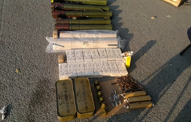 СБУ изъяла незаконное оружие в зоне АТО. Фото mvs.gov.ua