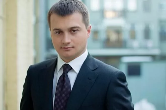 Кандидатом от Блока Петра Порошенко был 31-летний управляющий делами президента, уроженец Винницы Сергей Березенко.