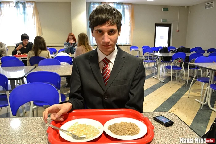 В 2012 году обычным обедом Никиты были макароны и гречка.