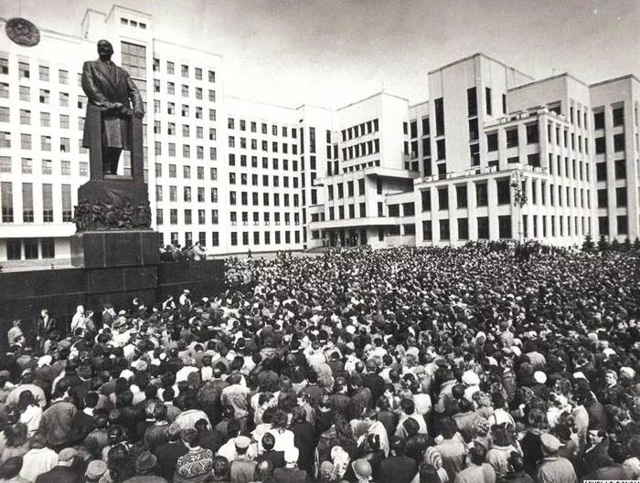 Красавік 1991 года, фота з архіва БНФ.