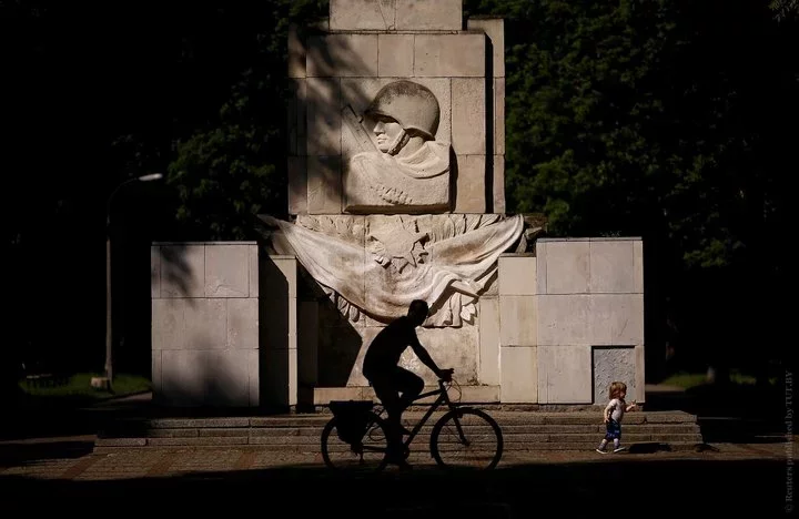 Помнік Падзякі савецкім воінам у Варшаве. Фота Reuters