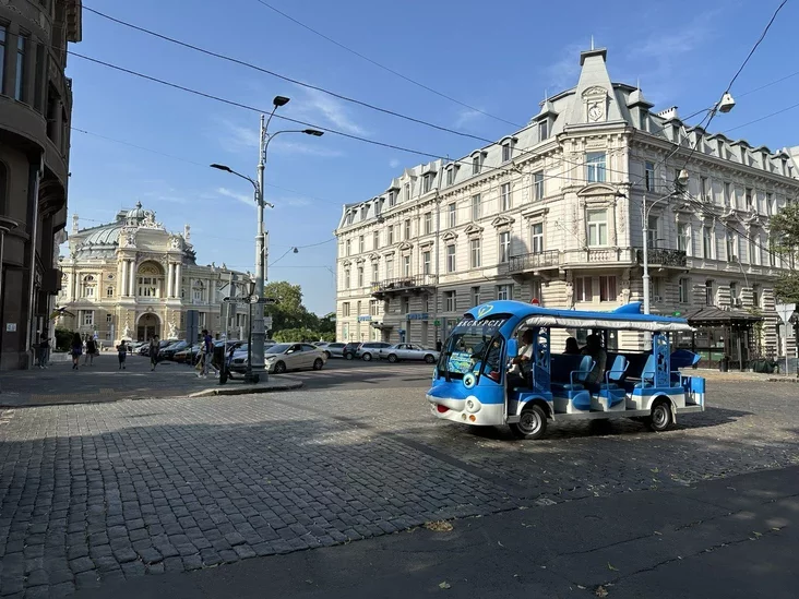 Осень в Одессе, общественный транспорт.