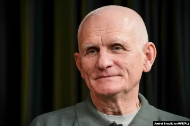 Ales Bialiatski in an interview for the Belarusian service of Radio Svaboda three days after his release from prison. Vilnius, December 16, 2025