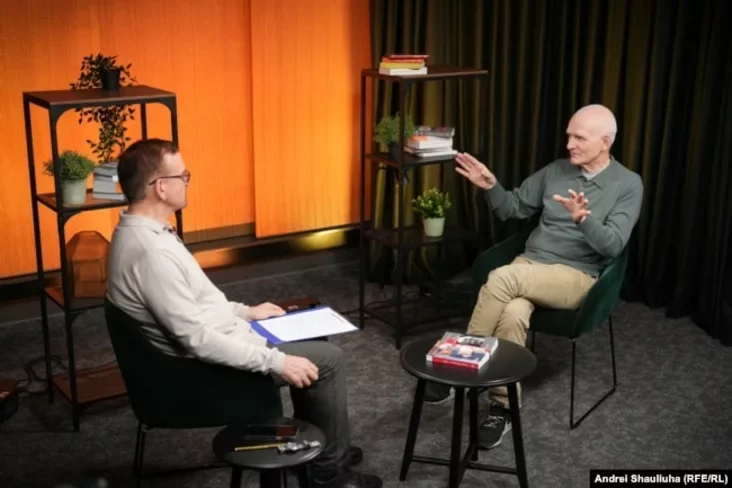 Radio Svaboda journalist Valer Kalinouski and Ales Bialiatski. Vilnius, December 16, 2025