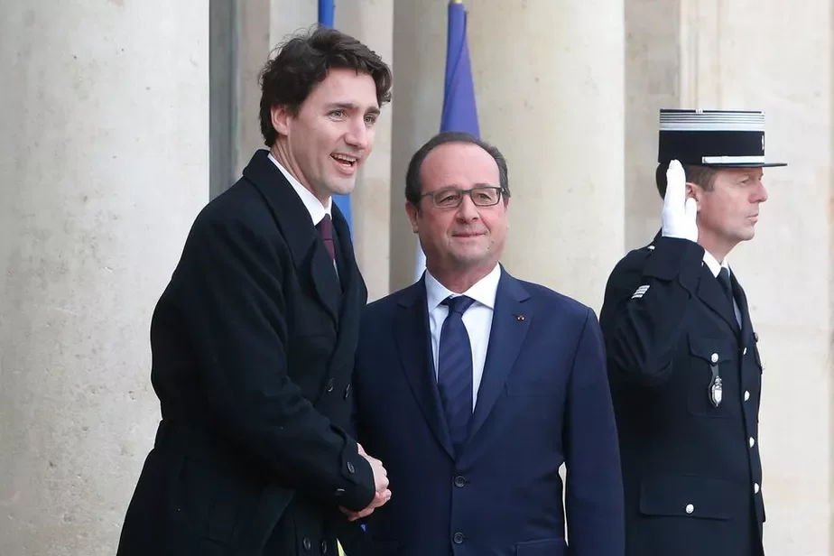 Премьер-министр Канады Жюстэн Трюдо и президент Франции Франсуа Олланд встретились в Елисейском дворце в Париже в воскресенье, 29 ноября. Фото AP