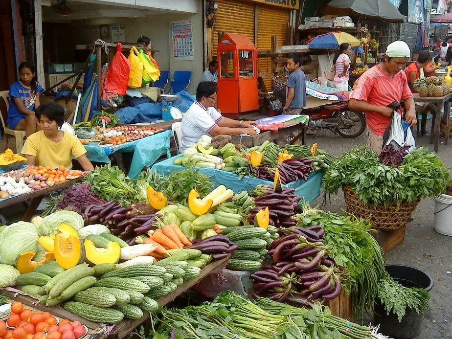 Rynak u Manile. Ilustracyjnaje fota: Filipinoveggiefood