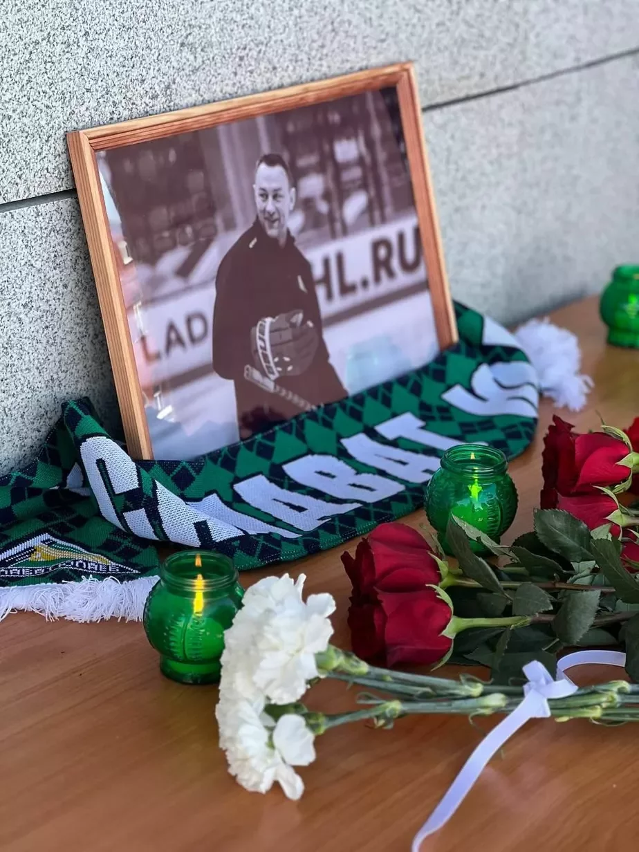 Болельщики «Салавата Юлаева» организовали символический мемориал в память о белорусе