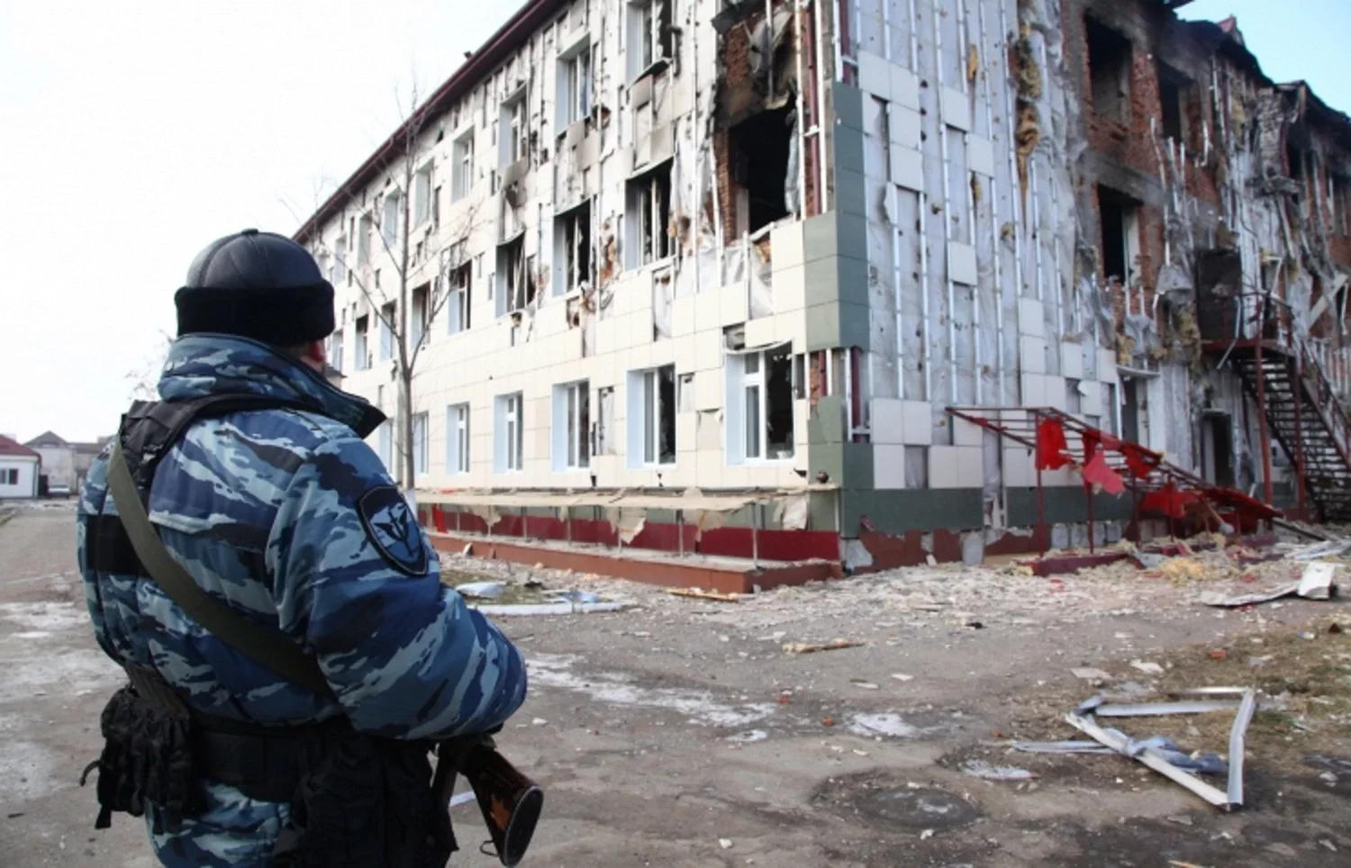 5 декабря 2014 г. Нападение боевиков на Грозный 2014. Нападение на дом печати в Грозном в 2014 году. Дом печати Грозный 2014.