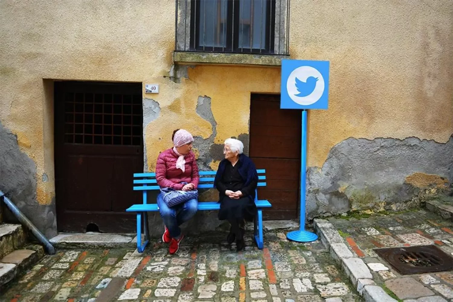 Веб сел. Италия жизнь простых людей. Деревенская пенсионерка Италии. Как живут люди в Италии. Деревня в Италии фото в обычной жизни.