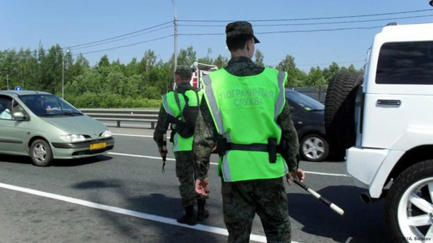 Контроль на границе. Пограничный контроль на границе. Пограничный контроль Беларусь. Пограничники Белоруссии на пунктах пропуска. Пограничники на границе с Белоруссией.