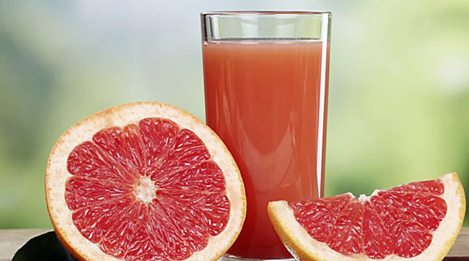 Грейпфрутовый сок можно. Грейпфрут. Грейпфрутовый сок. Грейпфруты для сока. Апельсиновый и грейпфрутовый сок.
