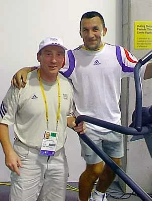 Филипп Ганглоф (слева) работал врачом в сборной Франции по греко-римской борьбе.