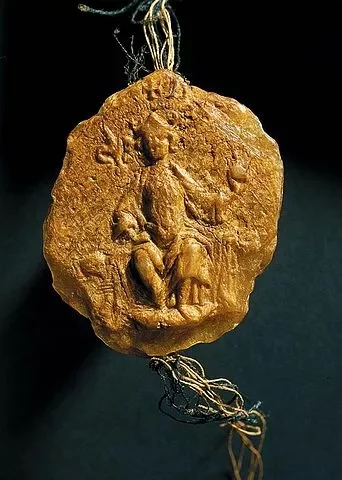 Frahmient piečati, pripisyvajemoj Minduhu v 1255 h. A fragment of a seal attributed to Mindoug in 1255 Frahmient piačatki, jakaja prypisvajecca Mindoŭhu pad 1255 h.