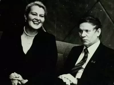 E.Jazierskaja i Vasil Bykaŭ, fota z archiva BDAMŁiM