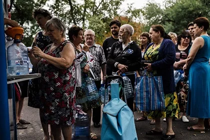 Чарга па ваду ў Данецку 18 жніўня, Dimitar Dilkoff / AFP