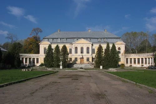Палац, што выстаўлены на продаж, быў збудаваны слынным архітэктарам Джузэпэ Сака.