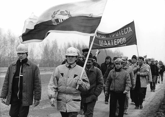 Салігорскія шахцёры на трасе Мінск-Мікашэвічы.