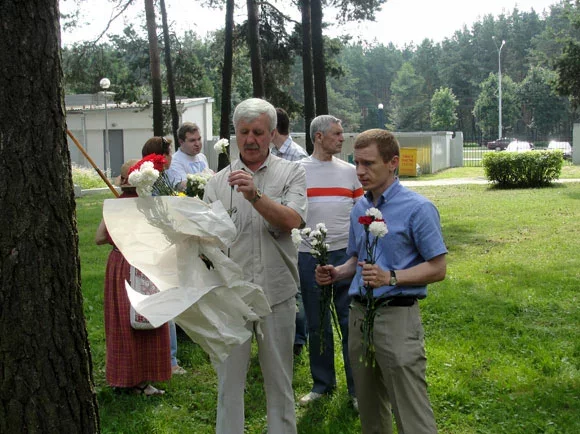  Сярод тых, хто прыйшоў ушанаваць памяць былі лідэры Партыі БНФ Рыгор Кастусёў і Аляксей Янукевіч.