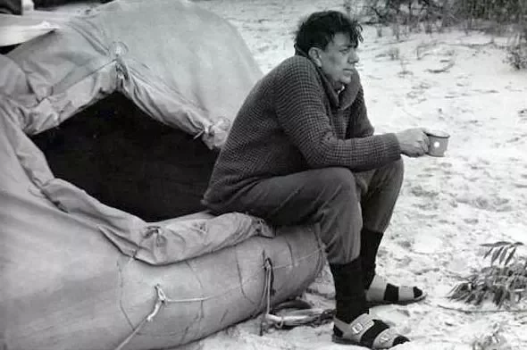 Караткевіч падчас адной з вандровак, 1984 год. Фота з сайта news.vitebsk.cc