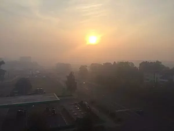 Бабруйск, раніца 1 верасня, гэта дым, пахне жахліва, напісаў у твітар meteoinfo_by карыстальнік
