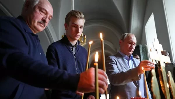 Александр Лукашенко, Николай Лукашенко и Владимир Путин на Валааме.