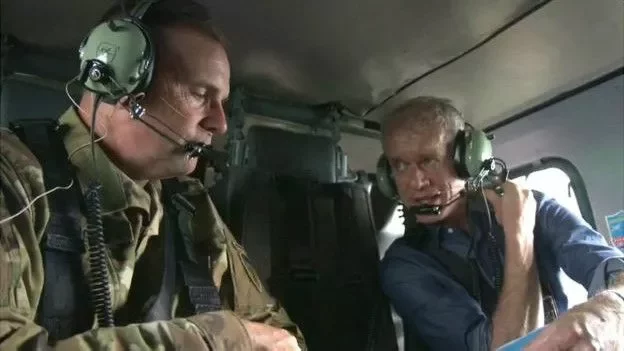 Генерал Бен Ходжес с корреспондентом ВВС Стивеном Сакуром. Фото ВВС