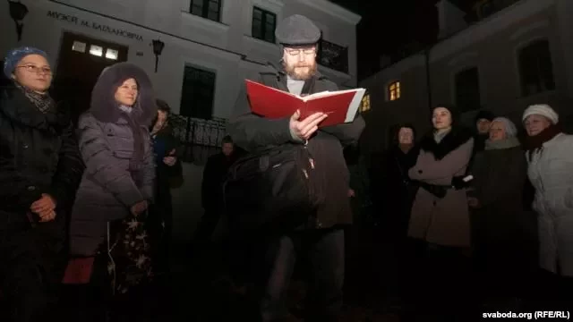 Лявон Борщевский читает стихи Богдановича.