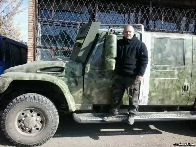 Этот броневик принадлежал сыну Януковича. Теперь он на передовой у украинских военных.