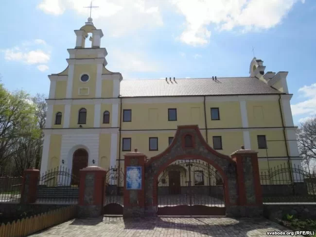 Римско-католический костел Открытия Креста Господня в Чуднове.