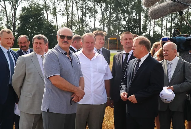 Фото: president.gov.by. Михаил Русый - сразу слева от Лукашенко.
