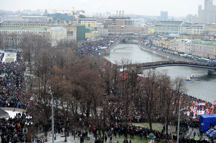 Дзясяткі тысяч чалавек сабраліся на мітынг у Маскве.