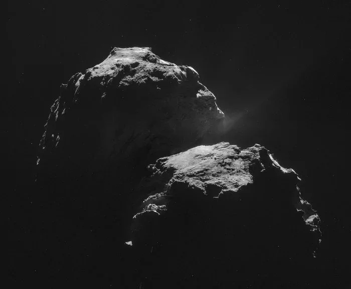 Комета 67P/Чурюмова—Герасименко снятая с зонда Rosetta. Фото Европейского космического агентства.