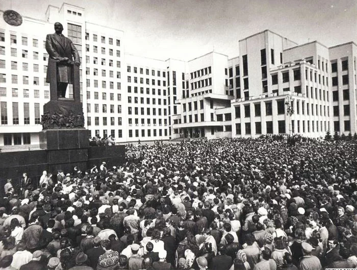 Апрель 1991 года, фото из архива БНФ.