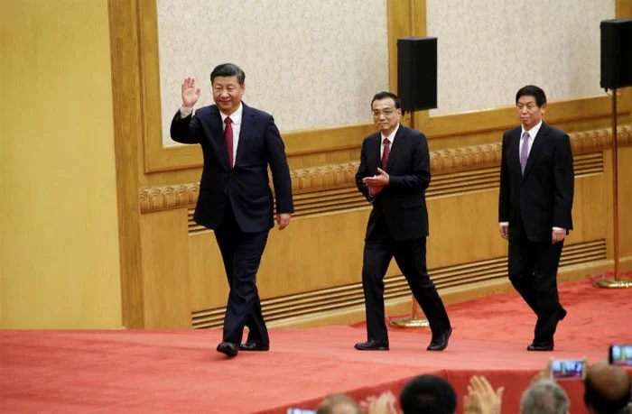 Сі Цзіньпінь, Лі Кэцян і Лі Чжаншу выходзяць да прэсы, 25 кастрычніка 2017, Reuters