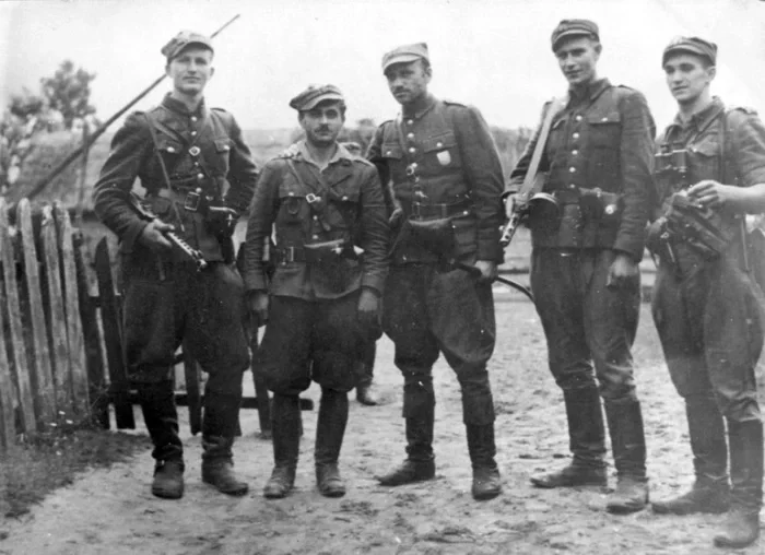Жаўнеры 5-й Віленскай брыгады АК. 1945 год. Фота: Wikimedia Сommons.
