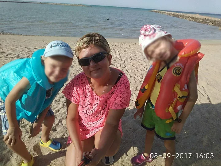 Ольга Чернецкая с детьми.