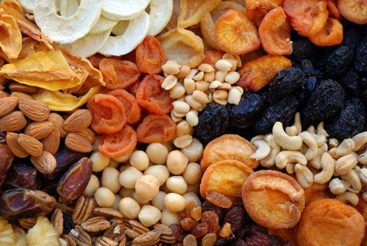 Сухафрукты і арэхі Dried fruits and nuts Сухофрукты и орехи