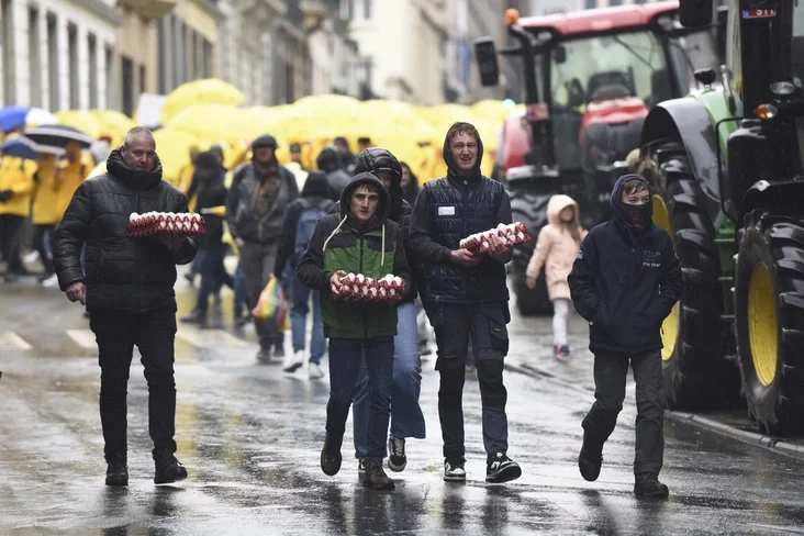 Farmers Protest pratesty fiermieraŭ protiesty fiermierov