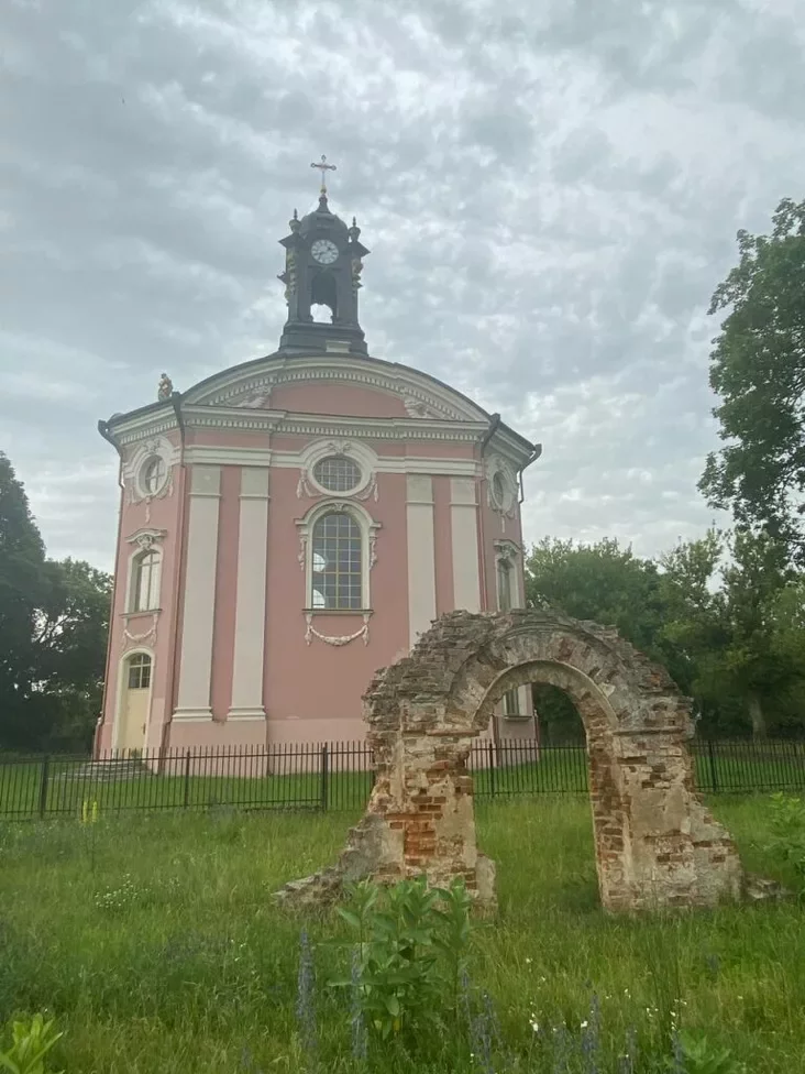 «Бунт» из-за района, челноки на паузе и судьба старинного парка. Чем живет самый западный город Беларуси?